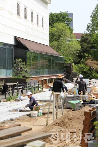 용지 배수 시설 공사 중인 모습.