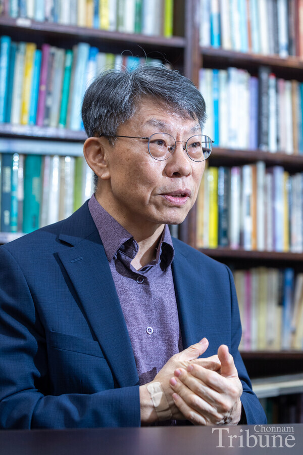 Professor Emeritus Kim Kyung-hak